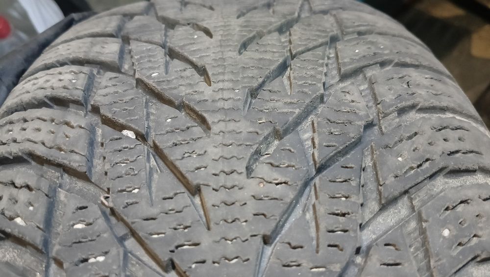 Продам зимову резину