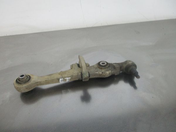 Braço de suspensão frente esquerdo VOLKSWAGEN Passat (3B3)