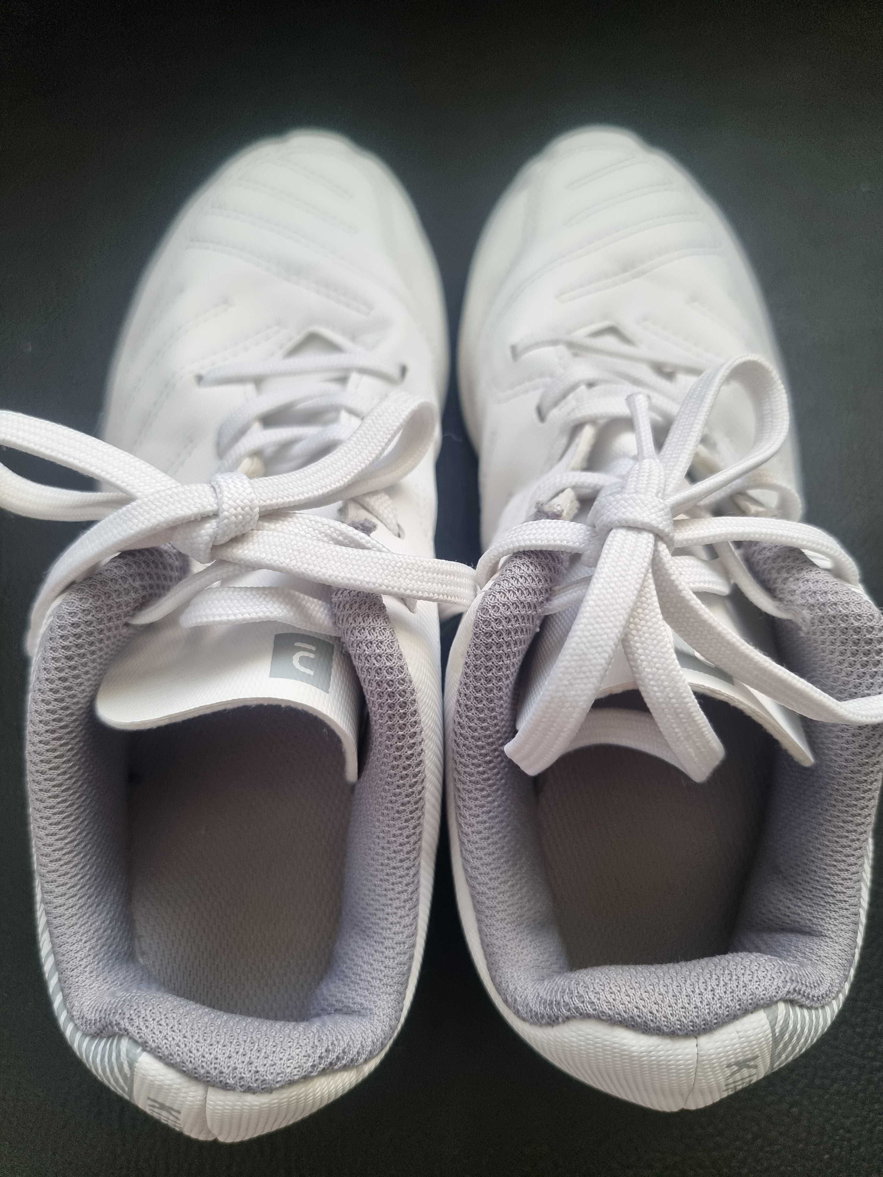 Buty halowe do piłki nożnej dla dzieci Imviso Kipsta roz. 35