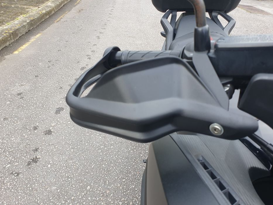 Honda NC750D Integra DCT - 2019 - mudanças automáticas e sequenciais