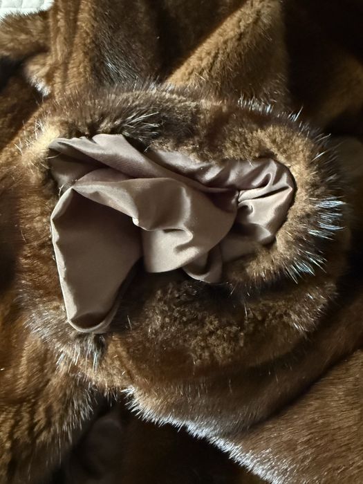 Продам норкова шубка