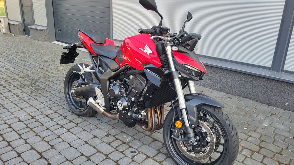 Honda CB 1000 Hornet po slizgu