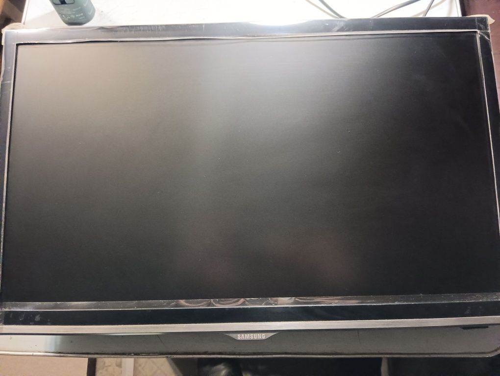 Продаю телевизор Samsung UE22H5000AK