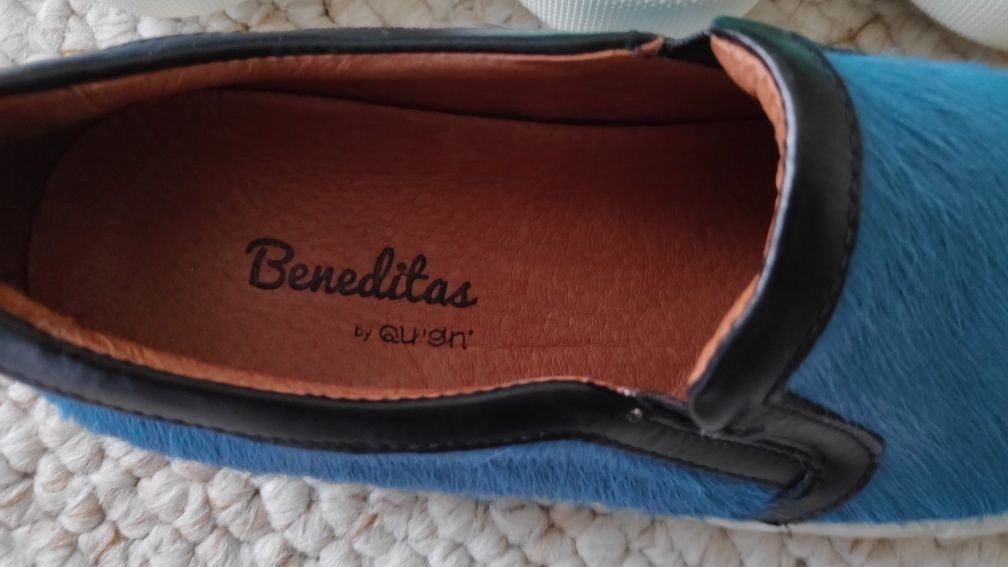 Sapatos pele Beneditas Novos