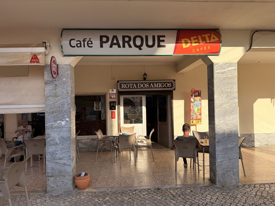trespasse  de um cafe em samora coreeia