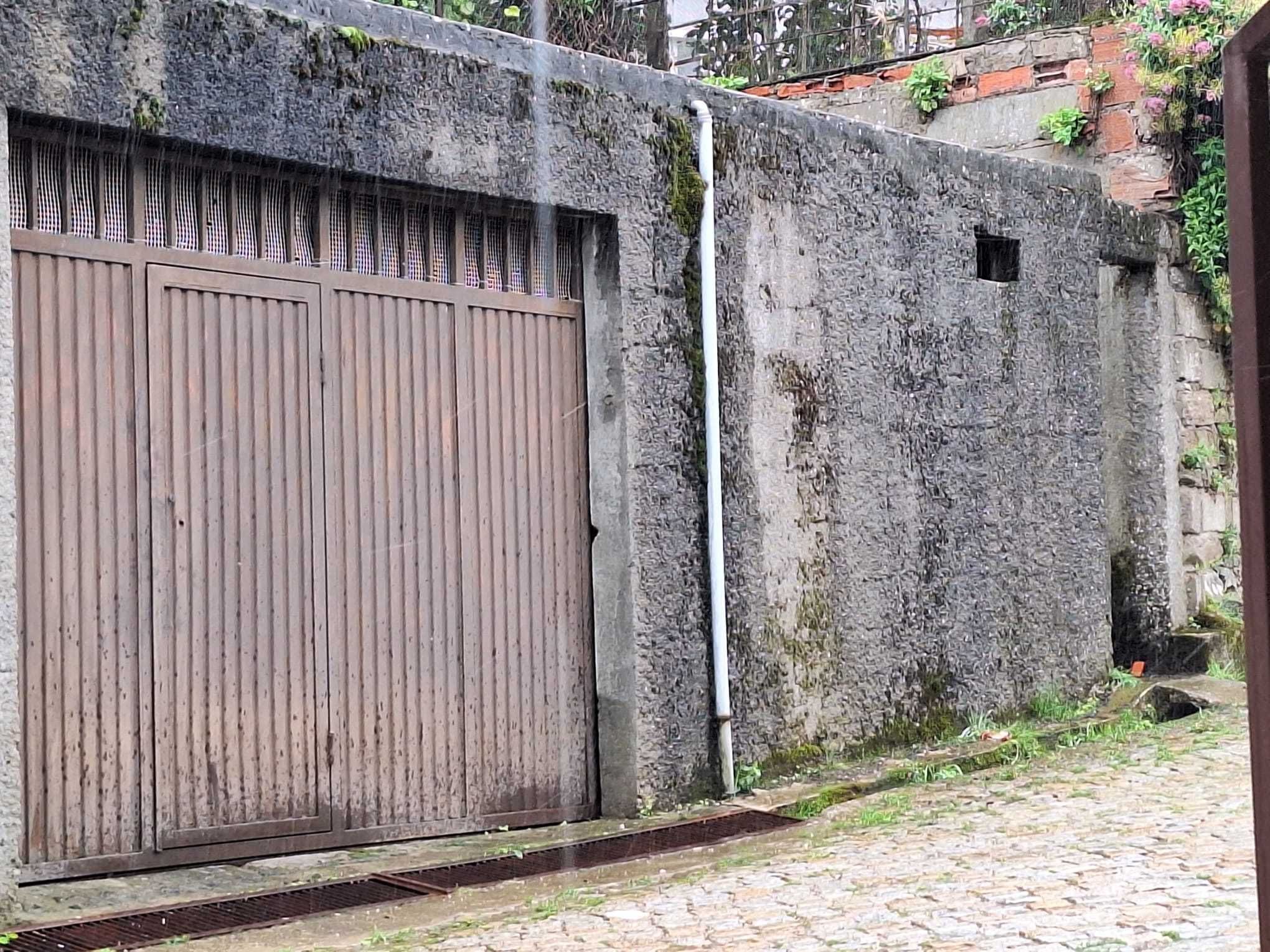 Vivenda em aldeia a 10 km de Bragança