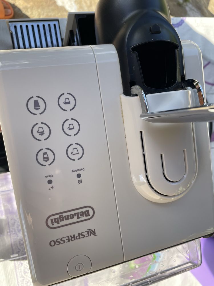 Ekspres Nespresso DeLonghi na kapsulki