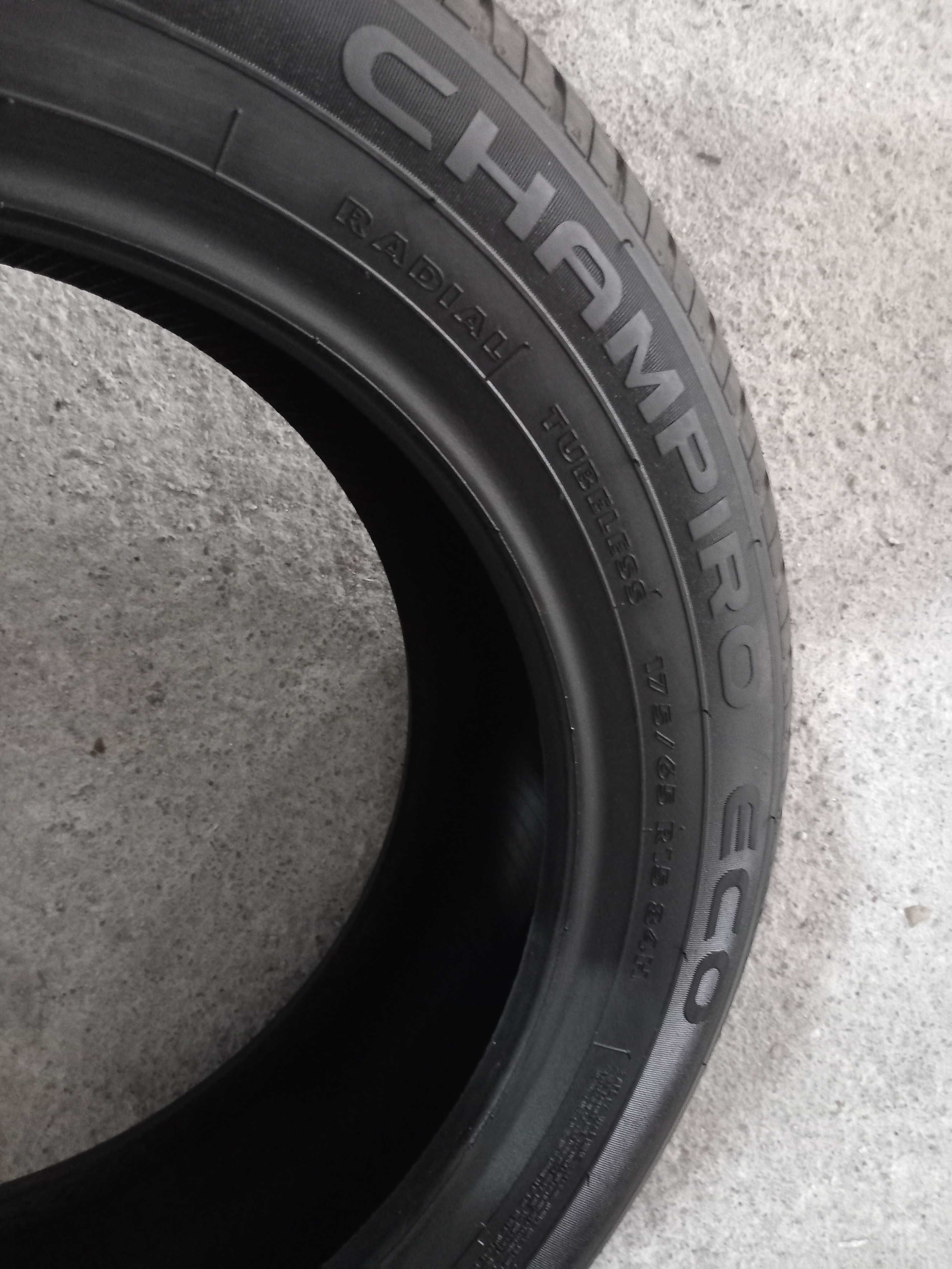 2 pneus novos 175/65R15 GT Radial