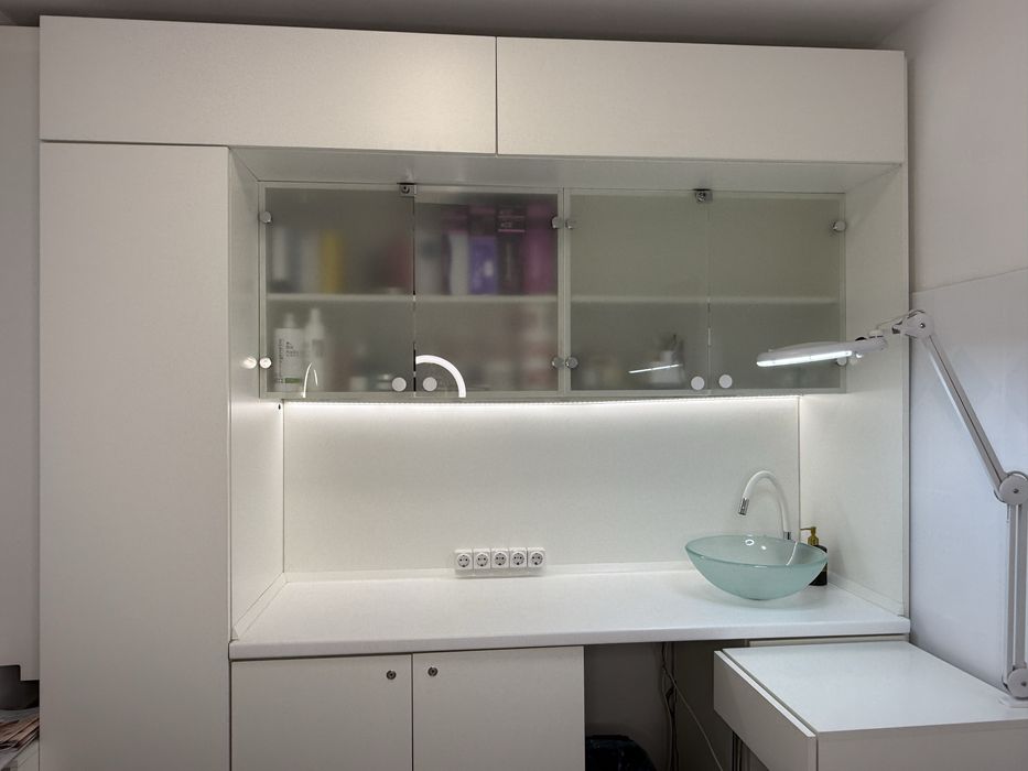 Кабінет з мокрою точкою косметолога,леш мейкера.Кабинет мастера