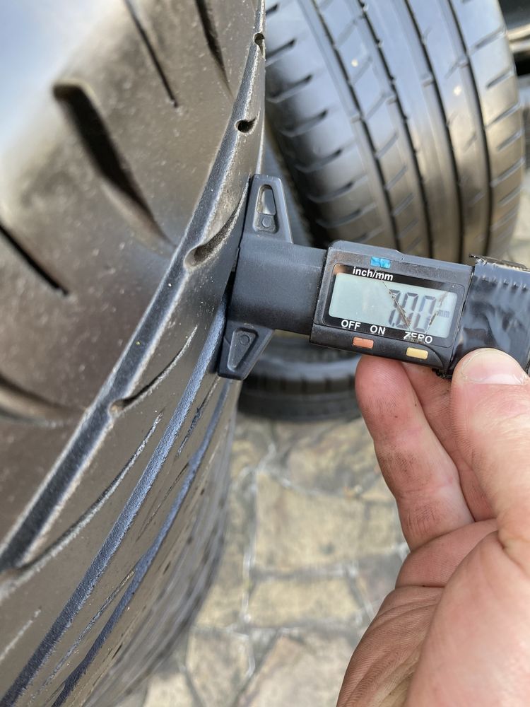 Pirelli P Zero Nero275/30/20  шини резина літо