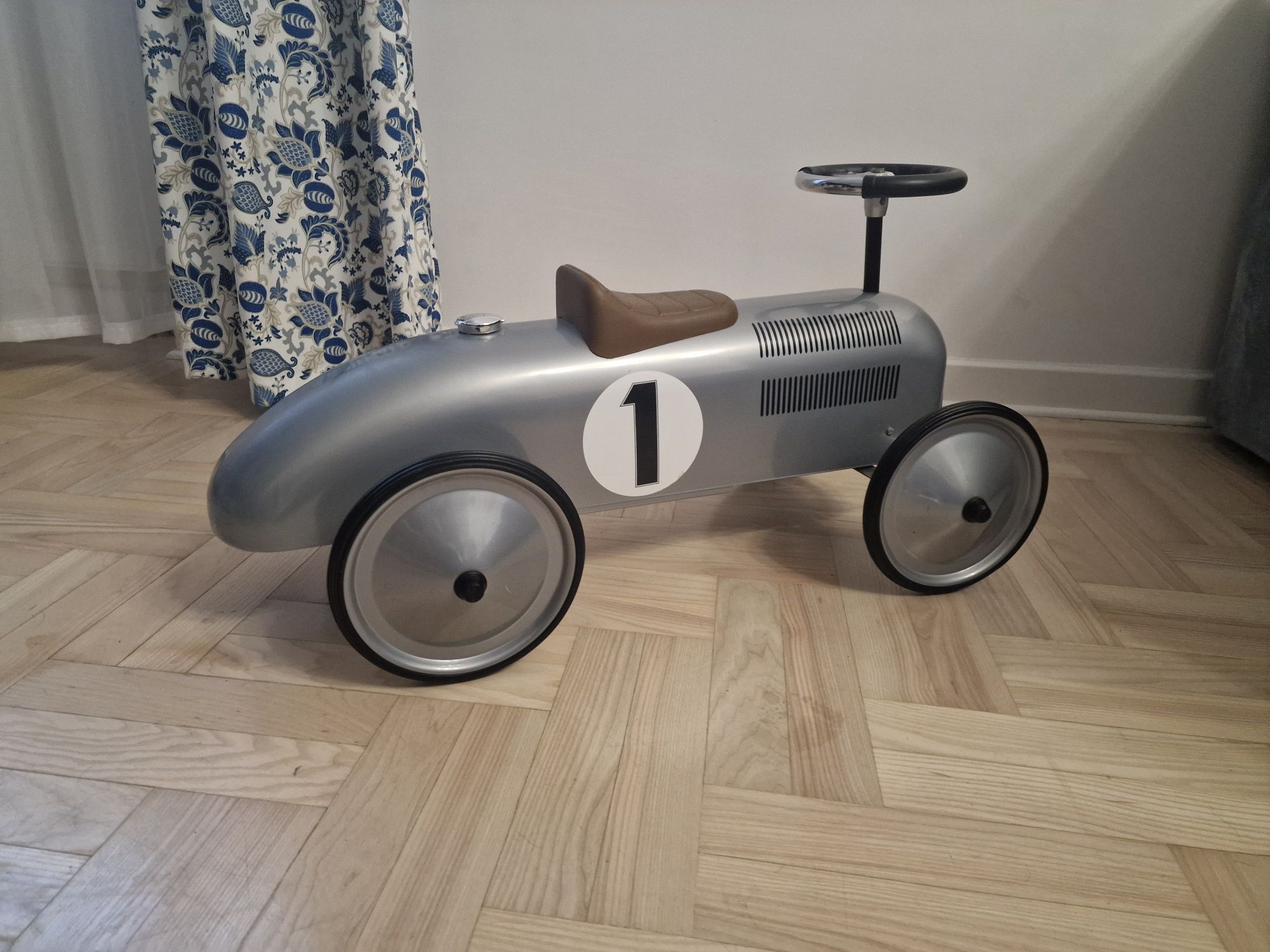 Goki srebrny jeździk retro formuła 1 14136