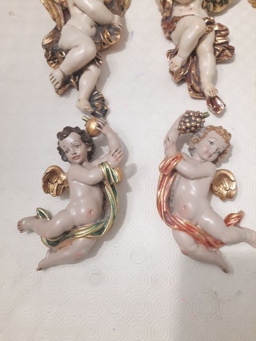 Anjos em gesso com vários tamanhos