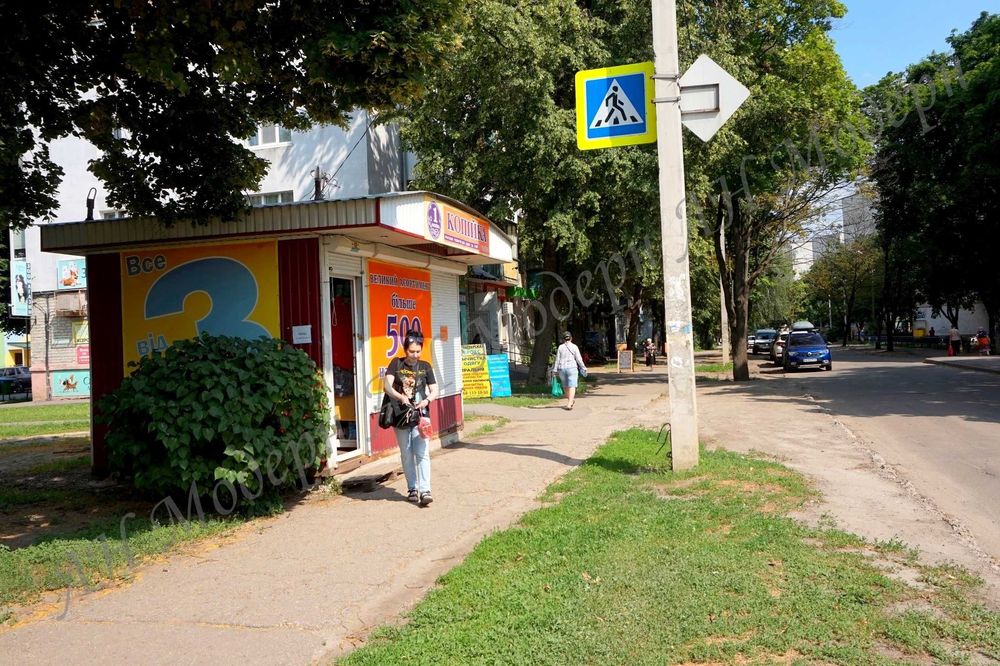 Павільйон на Східному між двох супермаркетів оренда Харків
