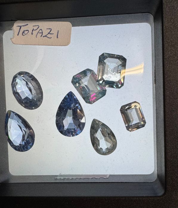Ювелірні камені Топази Італія