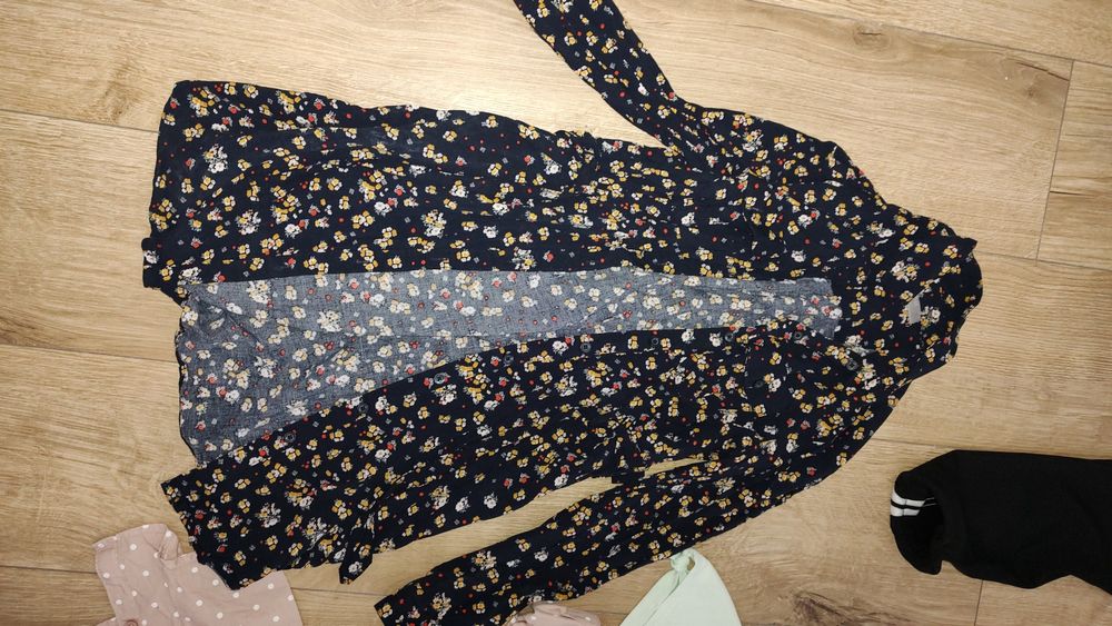 Sprzedam pakę ubrań dla dziewczynki 146/152