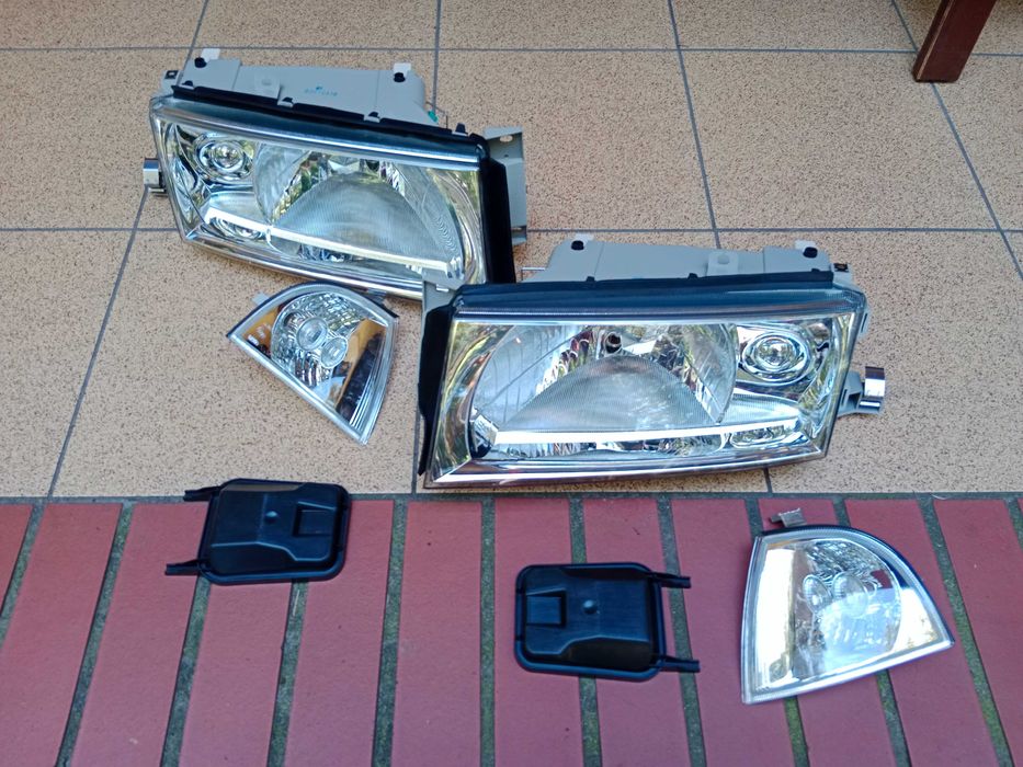 SKODA OCTAVIA I LIFt 2001 + lampy przód + migacze nowe idealne
