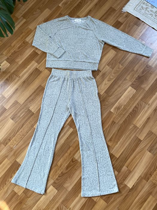 Костюм для дому оливкового кольору в анімалістичний, леопардовий принт