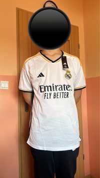 nowa koszulka pilkarska Real Madryt