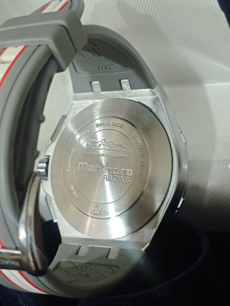 Maurice lacroix Mahindra racing quartz часы наручные