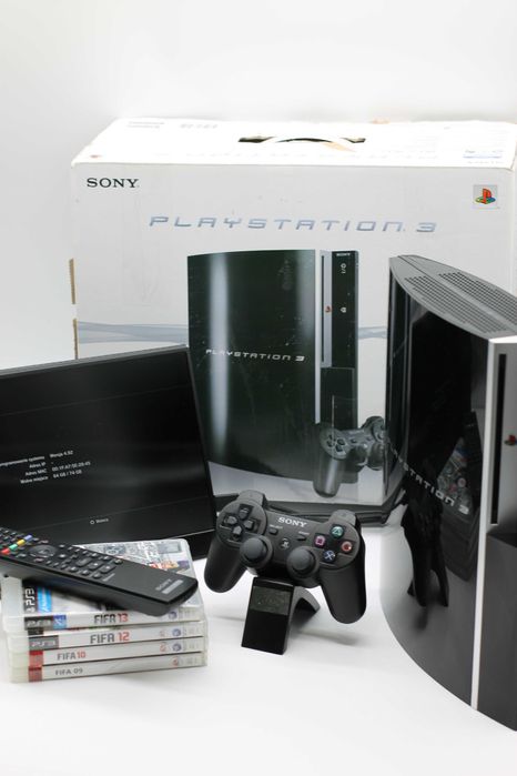 Sony PlayStation 3 (CECHL04) + pilot + oryginalny karton + gry FIFA