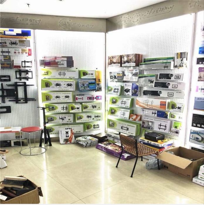 Настенный кронштейн для телевизора. Новый