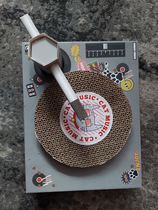 drapak dla kota | gramofon | adapter | DJ | skreczujący kot