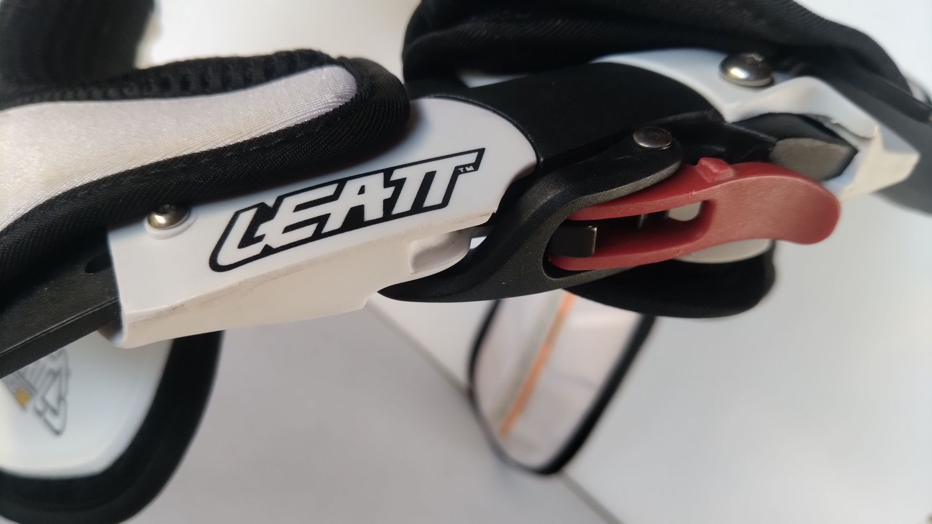 Protector Cervical Leatt Brace Bycicle DBX