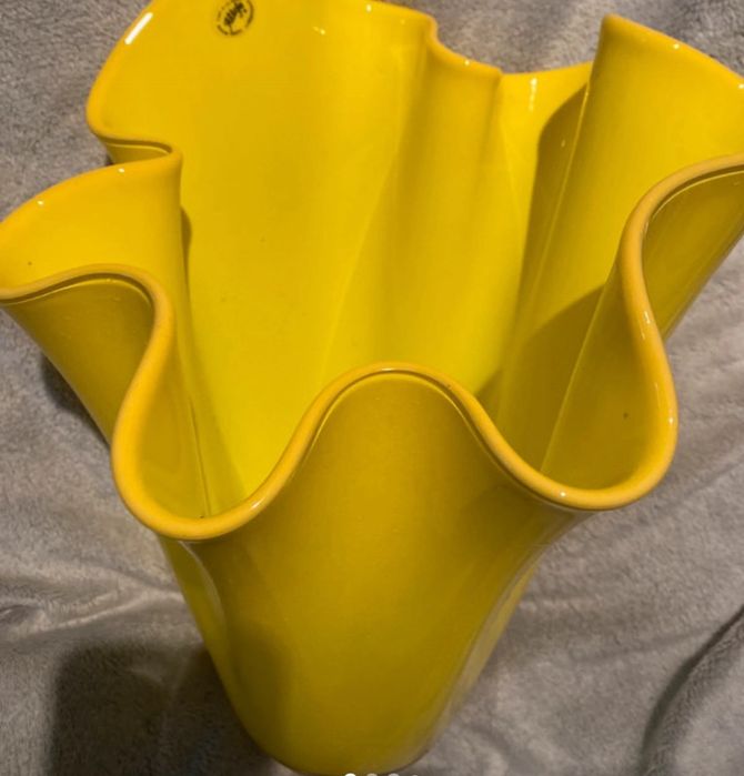 Wazon chusta  Alicja z lat 70 unikatowy żółty kolor Alicja z Gdyni .