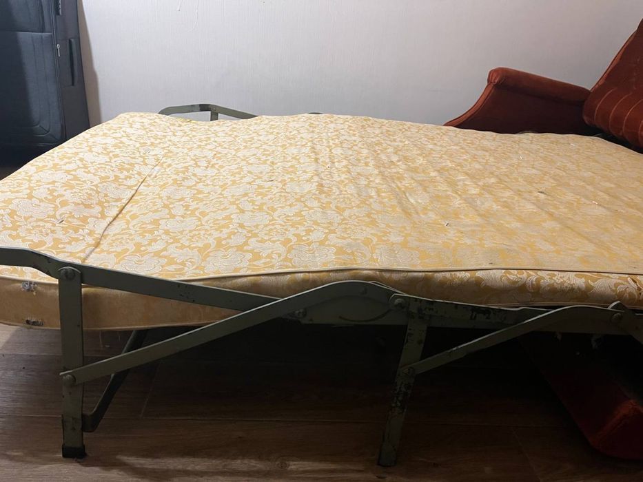 Продам диван велюровий