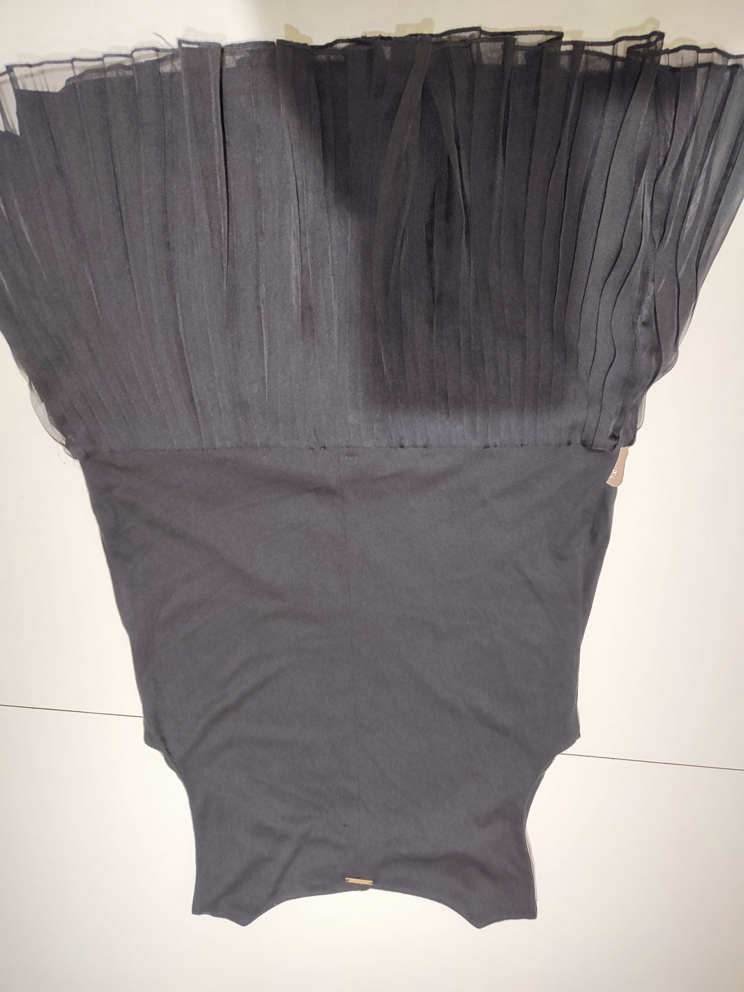 Elegancka,  śliczna modna sukienka czarna z kremowa stawka, Oryginal M