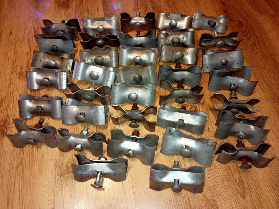 Obejmy ogrodzeniowe, okrągłe ocynkowane. 36 par