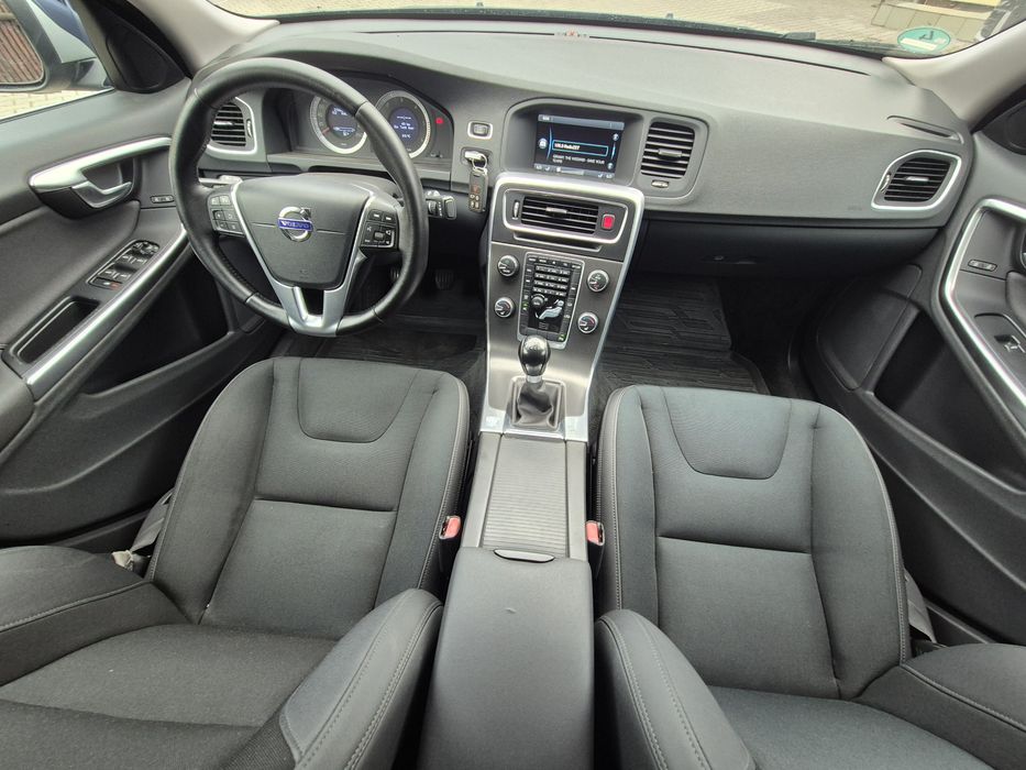 VOLVO S60 2.0D 163KM D4 2011r Xenon Alu18 Navi Klimatronik Bezwyp ASO