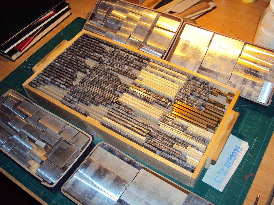 Conjunto para encadernar livros