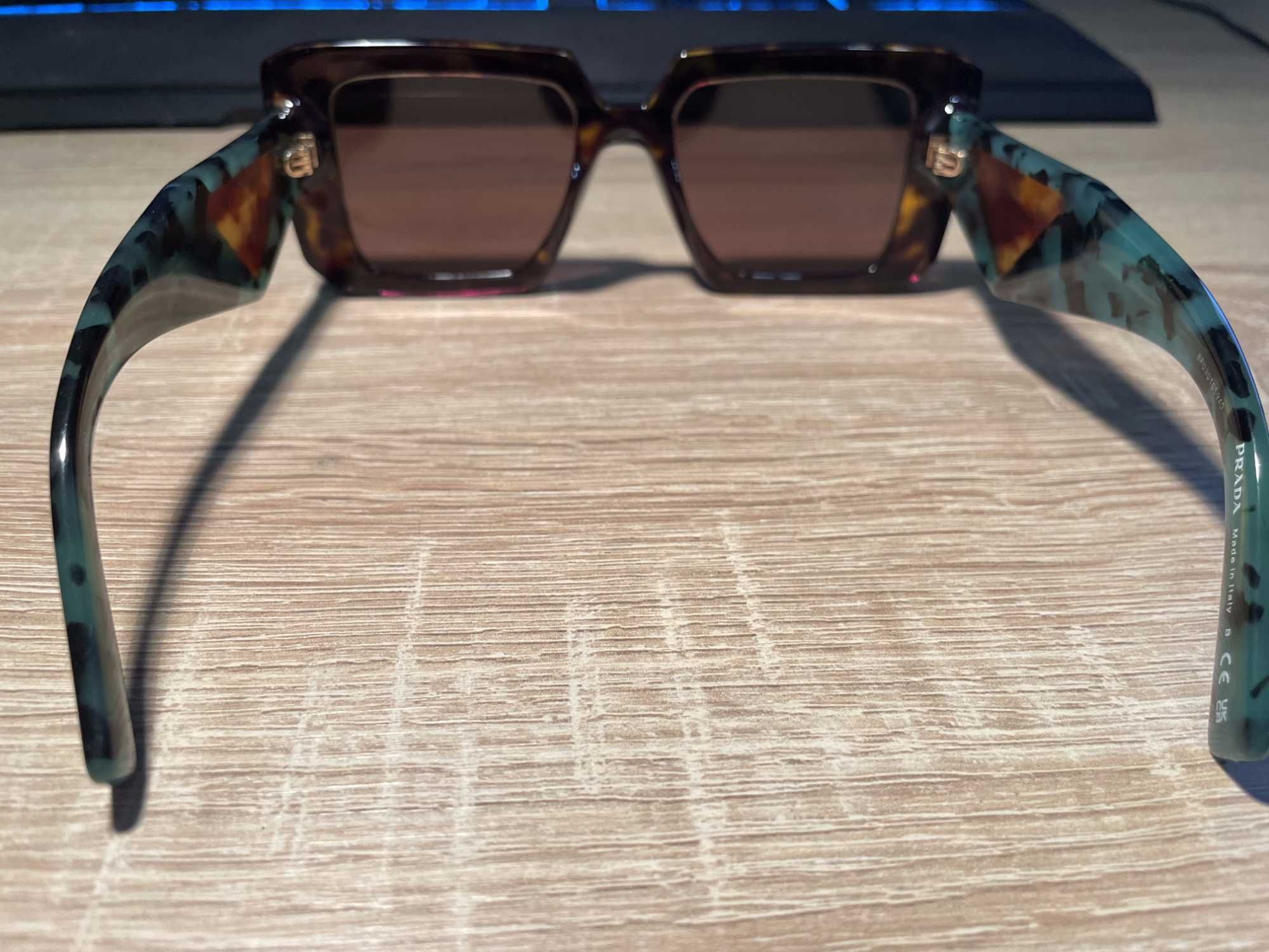 Okulary przeciwsłoneczne PRADA: SPR23Y - Kolor Tortoise/Dark Brown