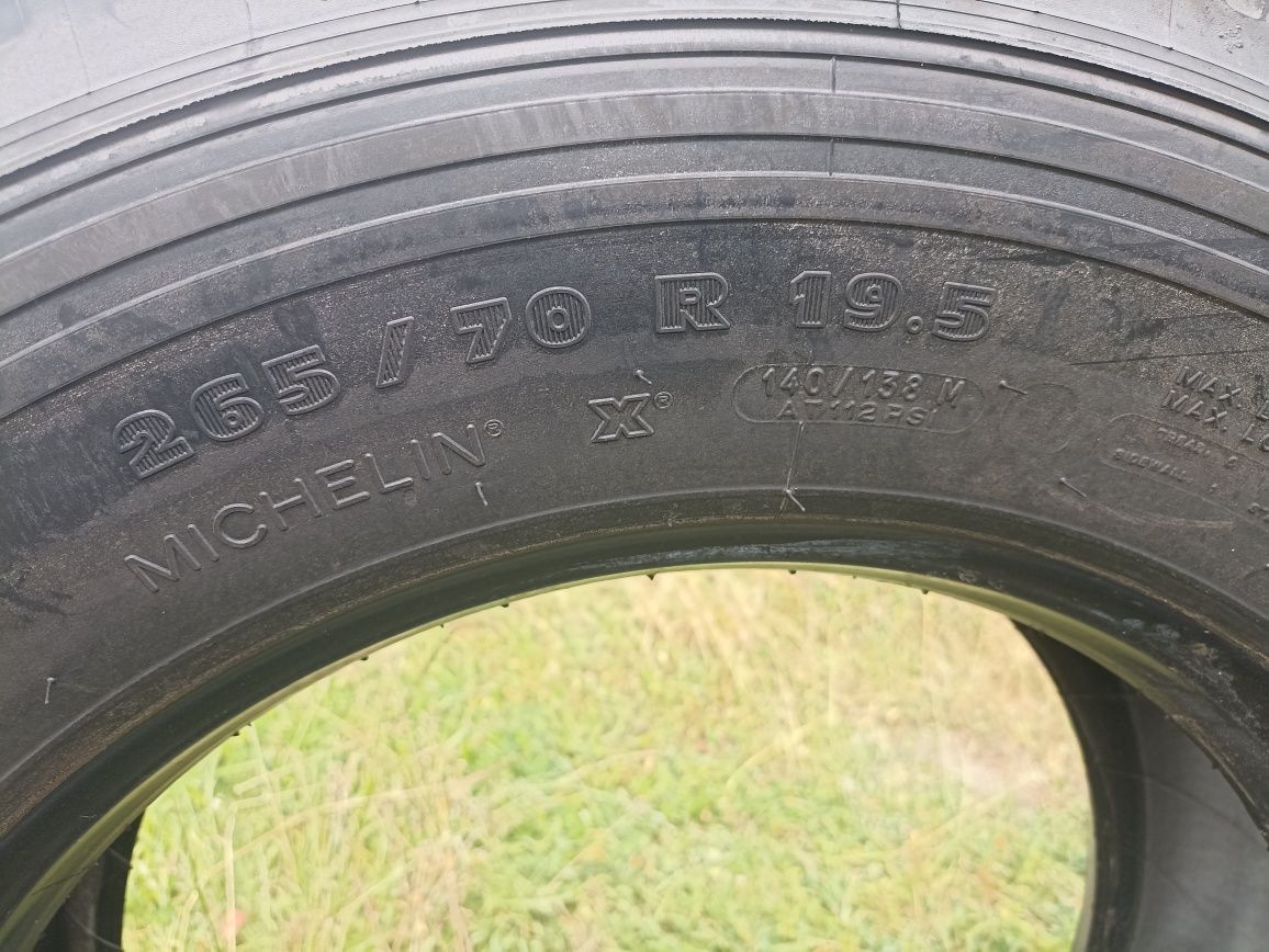 Шина передня Michelin 265/70 r19,5