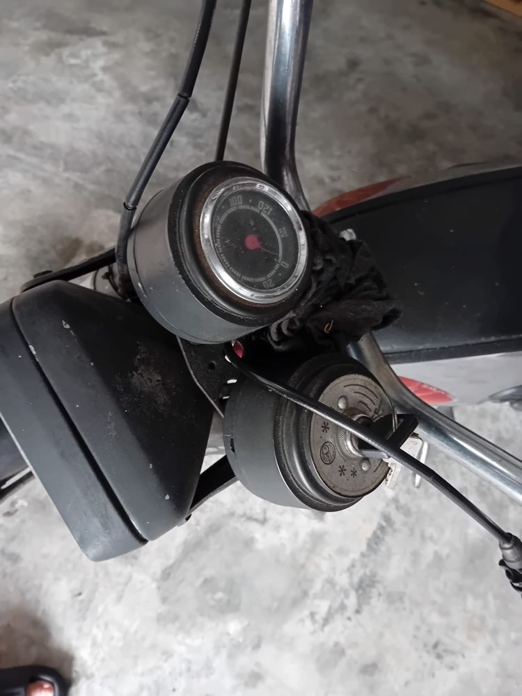Vendo Mota usada , disponivel para negociar , mota anda ,