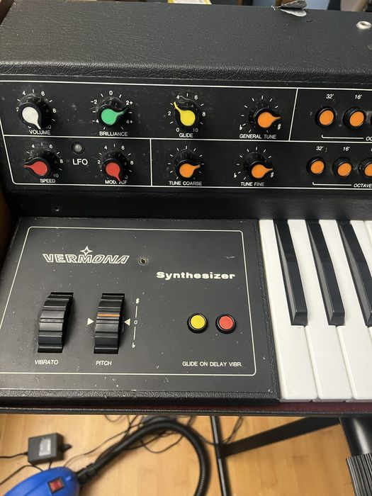 VERMONA SYNTHESIZER - аналоговий синтезатор