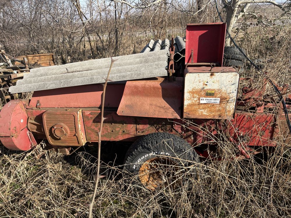 Прес Подборщик International harvester  440