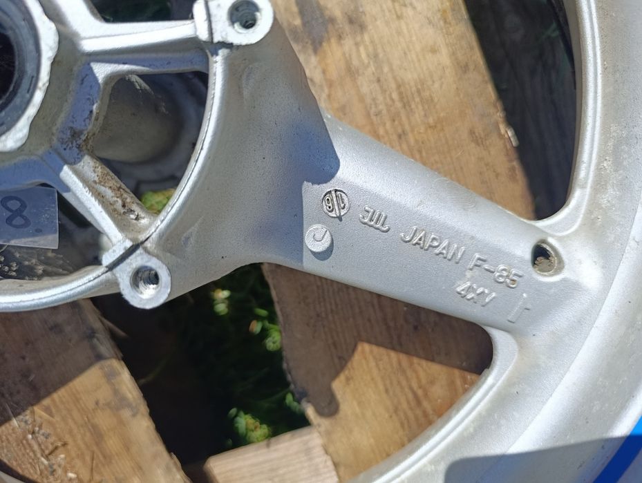 Opona przód przednia Yamaha R6 rj03 99 - 02 r felga opona Pirelli