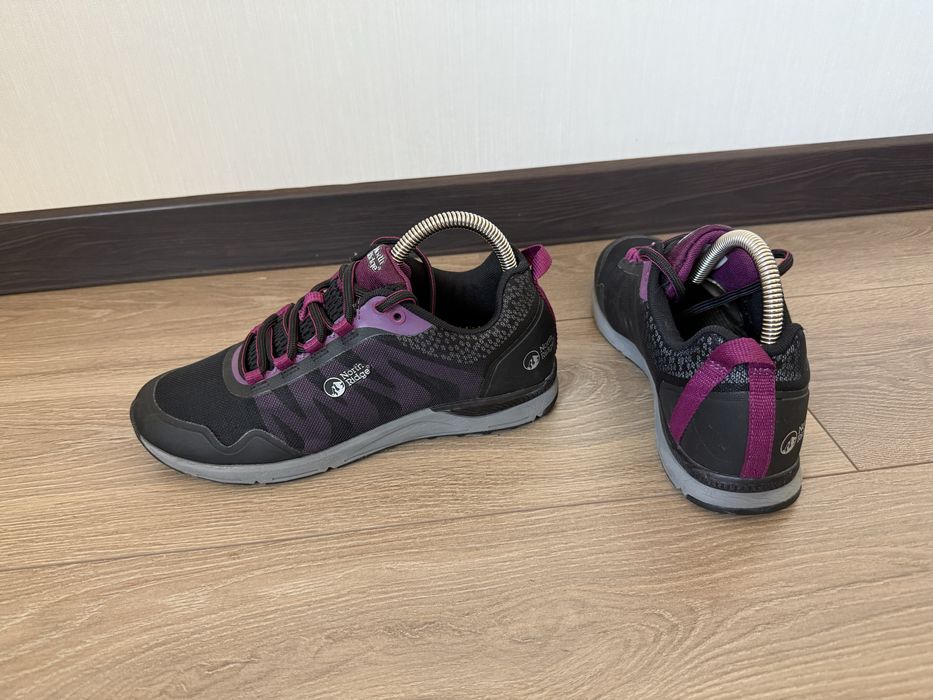 Трекінгові кросівки North Ridge 40 розмір