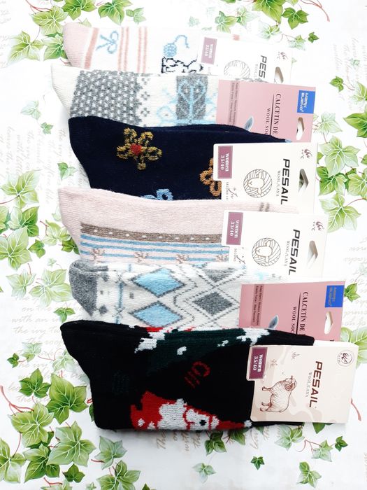 6 pares de meias em lã, quentinhas  (Novas)