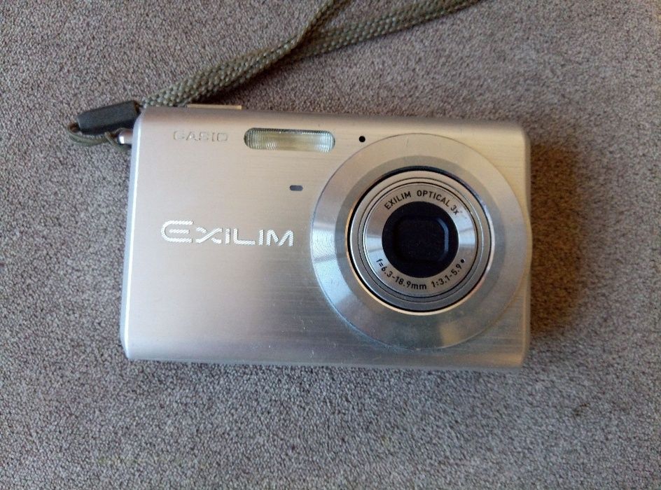 Фотоаппарат цифровой Casio Exilim EX-Z60 silver в отличном состоянии