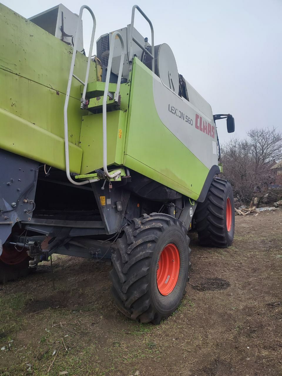 Комбайн Claas Lexion 560