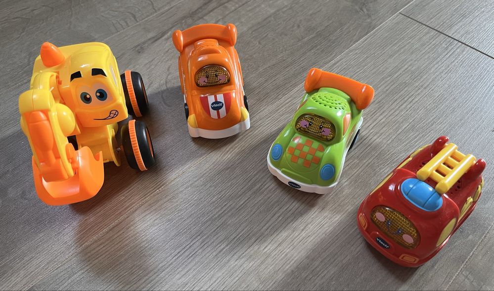 Zestaw interaktywnych autek z serii Tut Tut Autka - stan super