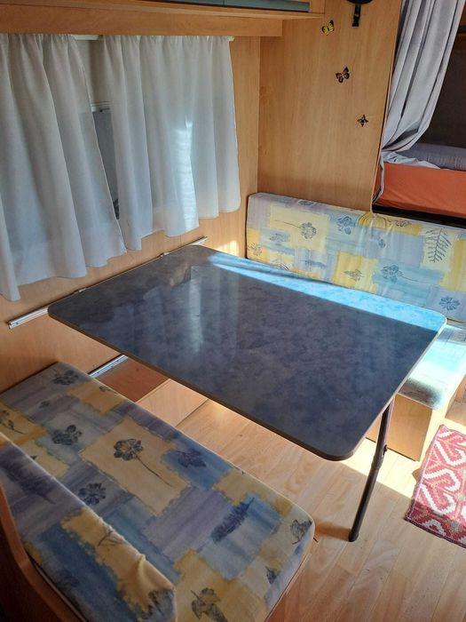 Quem boas férias quer passar só falta uma caravana comprar