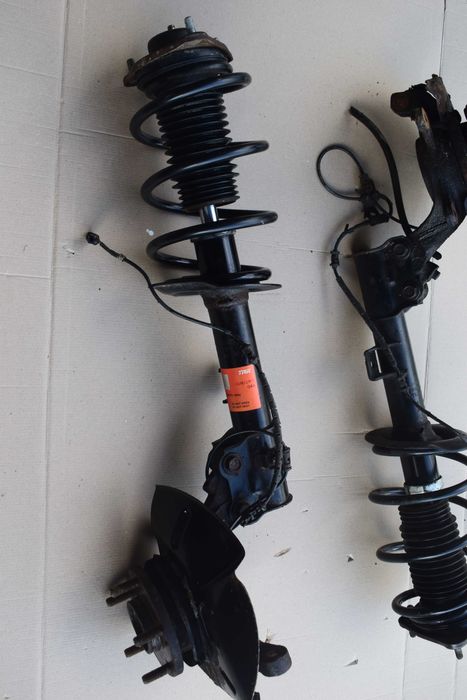 Zwrotnica mcperson lewa prawa przód ix35 Sportage 2.0 crdi 13r.4x4