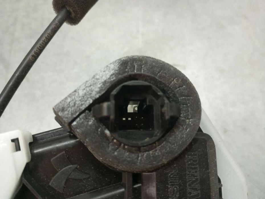 Fechadura / fecho porta trás direito NISSAN Qashqai III (J12)