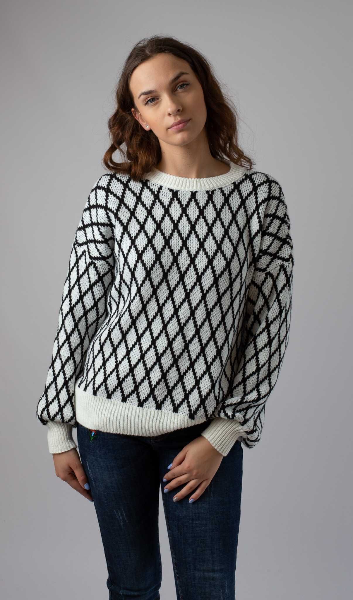 Biały sweter damski Vintage College beżowe romby rękaw bufka 36 38