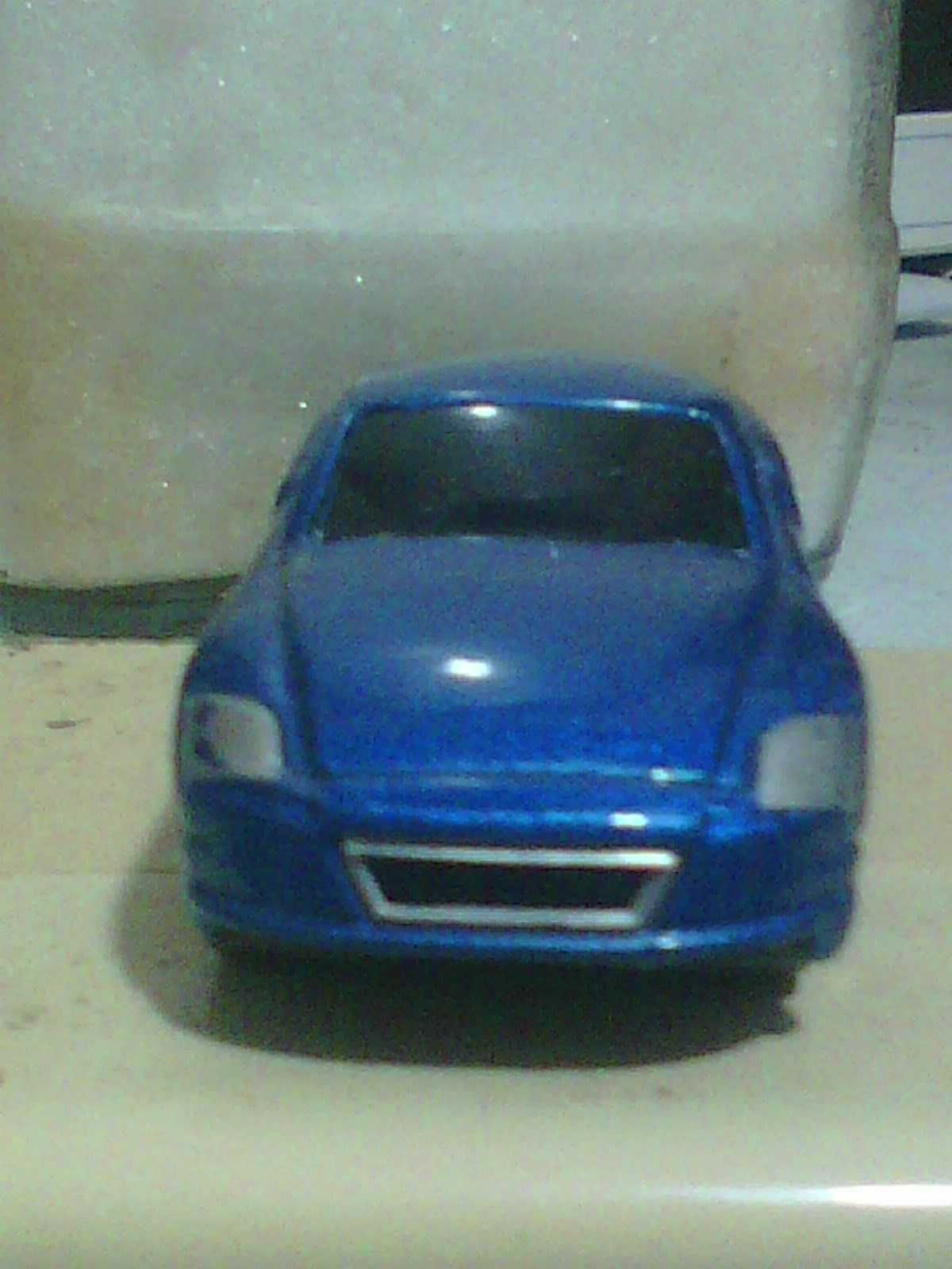 maisto diecast cars 1/64 scale 11933 azul