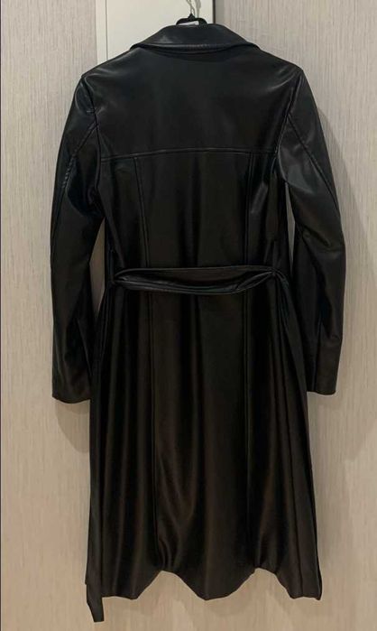 Пальто чорне шкіряне
